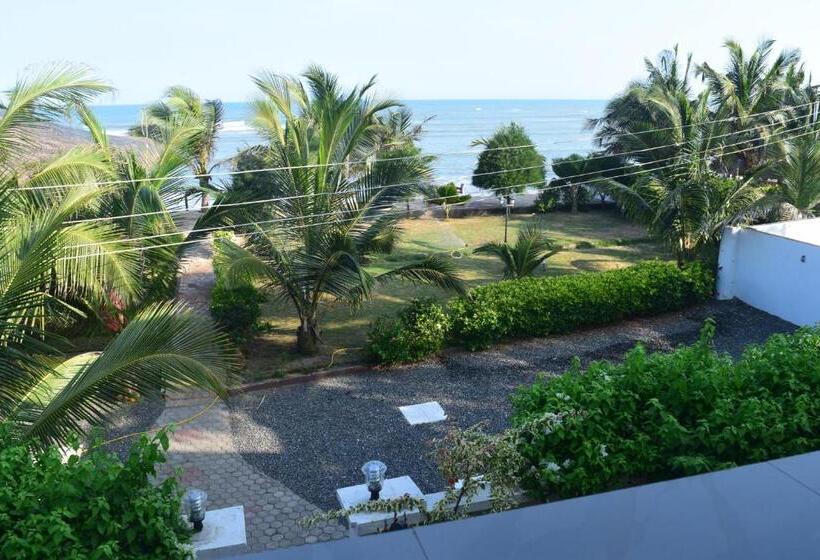 هتل Coconut Pointe Villa & Beach Resort