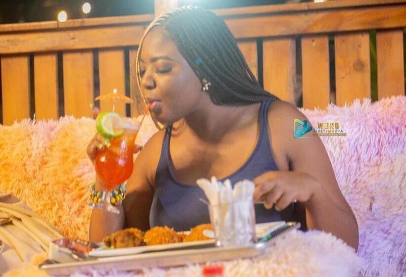 هتل Coconut Pointe Villa & Beach Resort