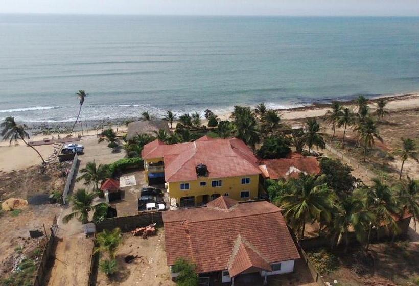 هتل Coconut Pointe Villa & Beach Resort