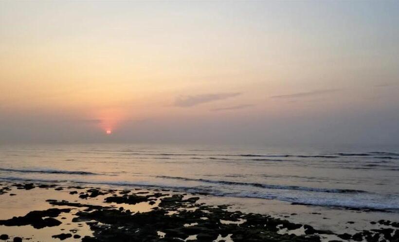 هتل Coconut Pointe Villa & Beach Resort