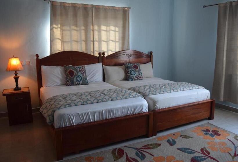 هتل Coconut Pointe Villa & Beach Resort