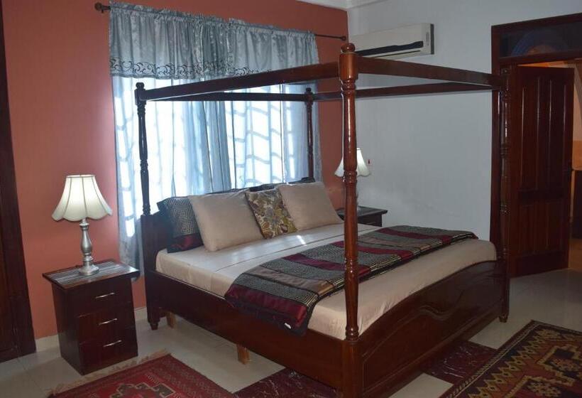 هتل Coconut Pointe Villa & Beach Resort