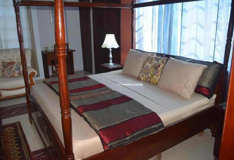 هتل Coconut Pointe Villa & Beach Resort