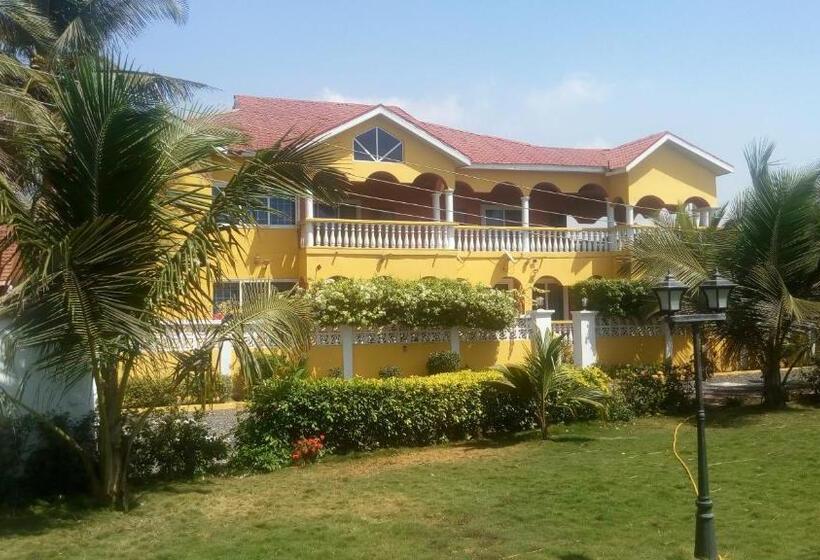 هتل Coconut Pointe Villa & Beach Resort