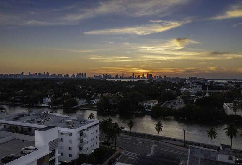 호텔 Continental Miami Beach, Tapestry Collection By Hilton