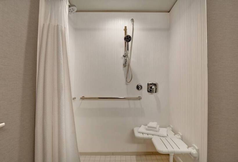 فندق Courtyard By Marriott Jackson Madison