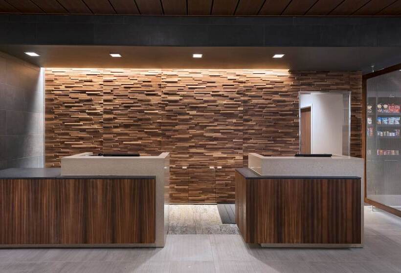 فندق Courtyard By Marriott Jackson Madison