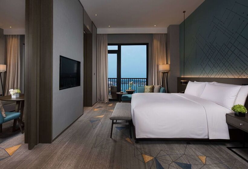 Отель Doubletree By Hilton Qingdao Oriental Movie Metropolis
