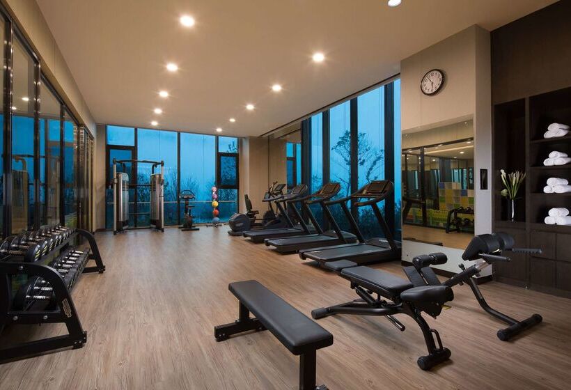 Отель Doubletree By Hilton Qingdao Oriental Movie Metropolis