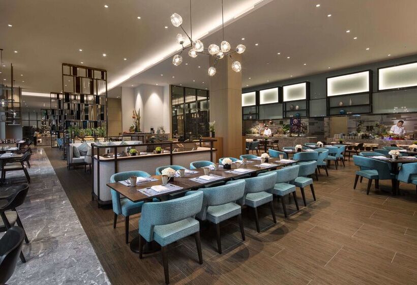 Отель Doubletree By Hilton Qingdao Oriental Movie Metropolis