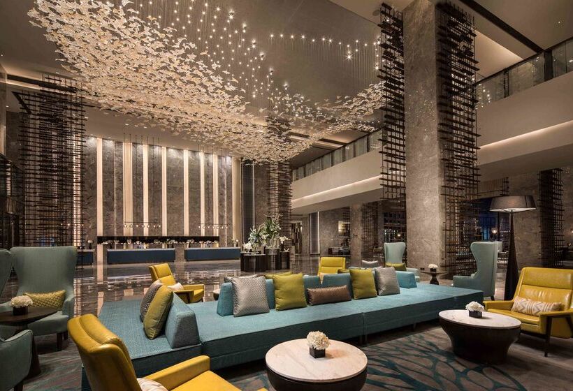 Отель Doubletree By Hilton Qingdao Oriental Movie Metropolis