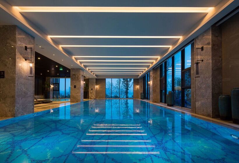 Отель Doubletree By Hilton Qingdao Oriental Movie Metropolis