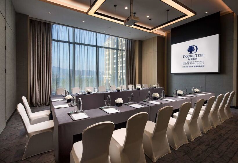 Отель Doubletree By Hilton Qingdao Oriental Movie Metropolis
