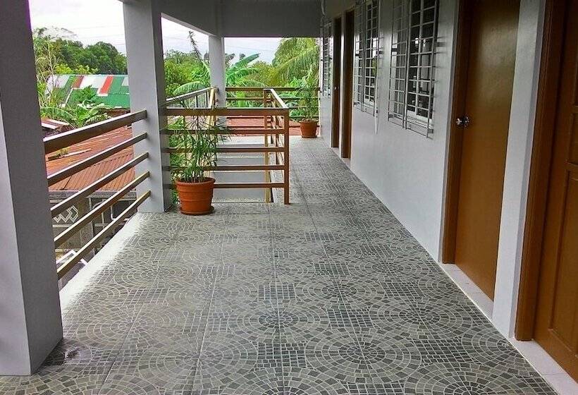 هتل Emperor's Suites