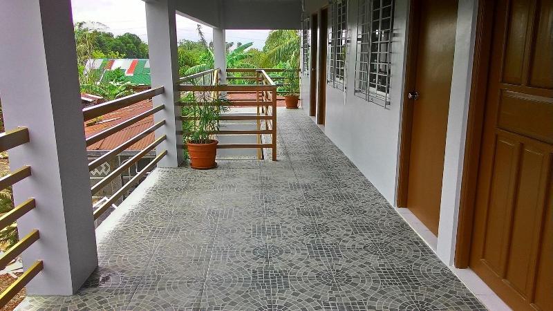 هتل Emperor's Suites