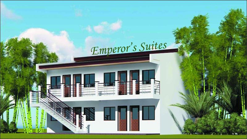 فندق Emperor's Suites