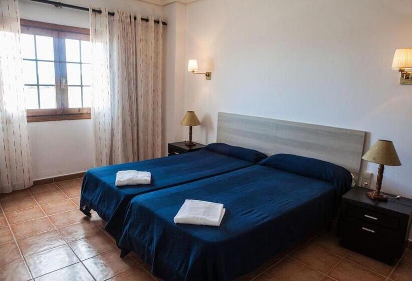 Отель Apartamentos Turísticos Bahía Sur