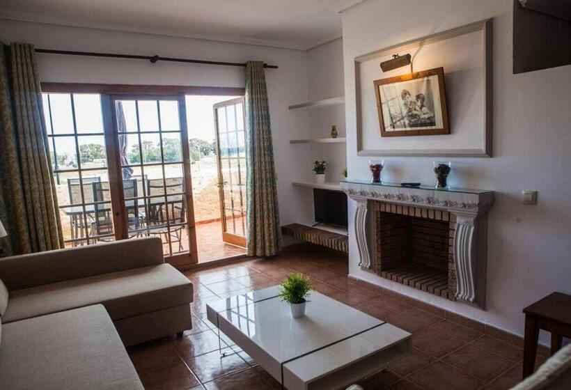 Отель Apartamentos Turísticos Bahía Sur