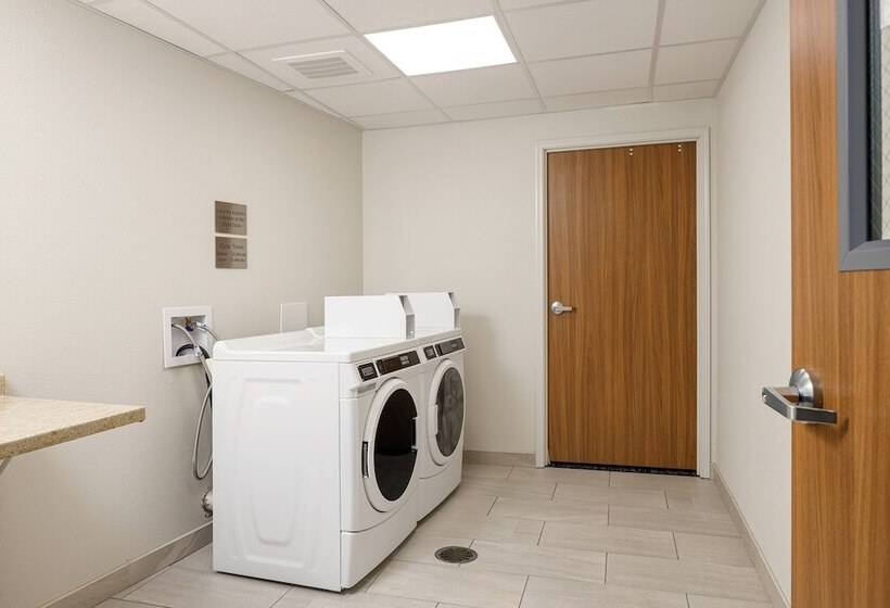 هتل Fairfield Inn & Suites By Marriott Salina