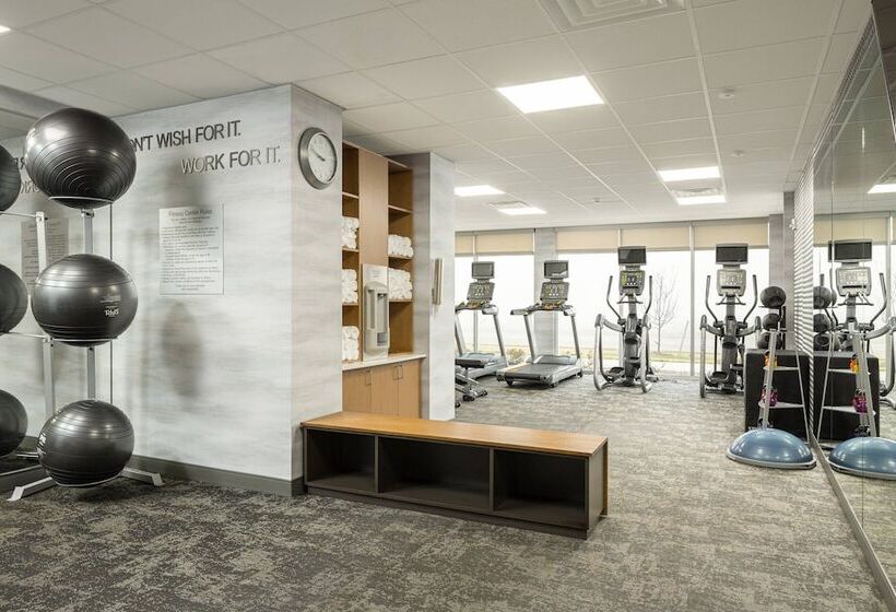 هتل Fairfield Inn & Suites By Marriott Salina