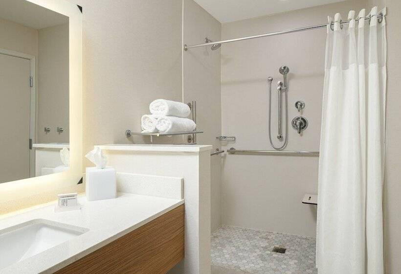 Отель Fairfield Inn & Suites By Marriott Salina