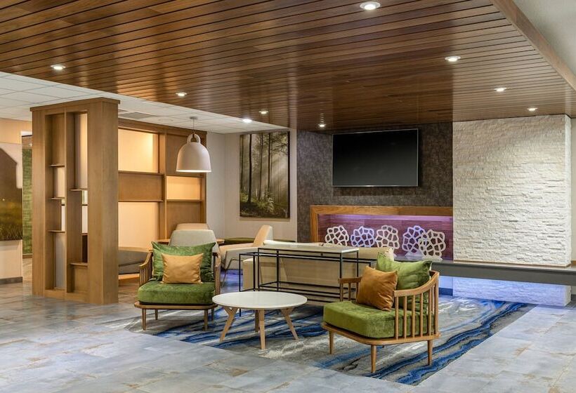 Отель Fairfield Inn & Suites By Marriott Salina