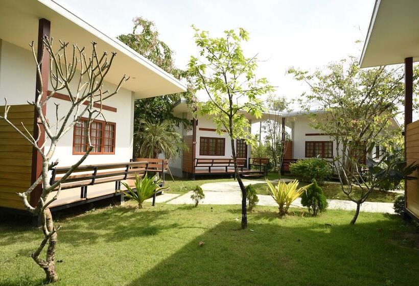 Отель Gym Bangarang Muay Thai And Fitness Resort