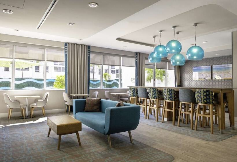 호텔 Continental Miami Beach, Tapestry Collection By Hilton