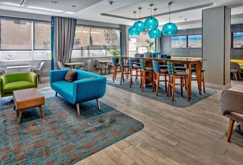 호텔 Continental Miami Beach, Tapestry Collection By Hilton