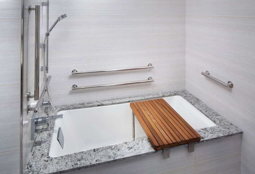 هتل Hilton Rochester Mayo Clinic Area