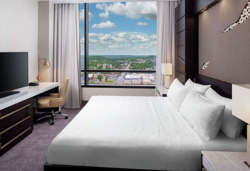 هتل Hilton Rochester Mayo Clinic Area