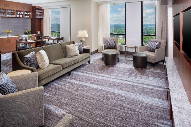 هتل Hilton Rochester Mayo Clinic Area