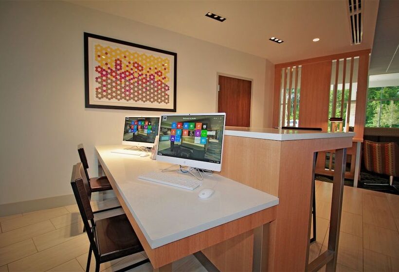 Отель Holiday Inn Express & Suites Ocala, An Ihg