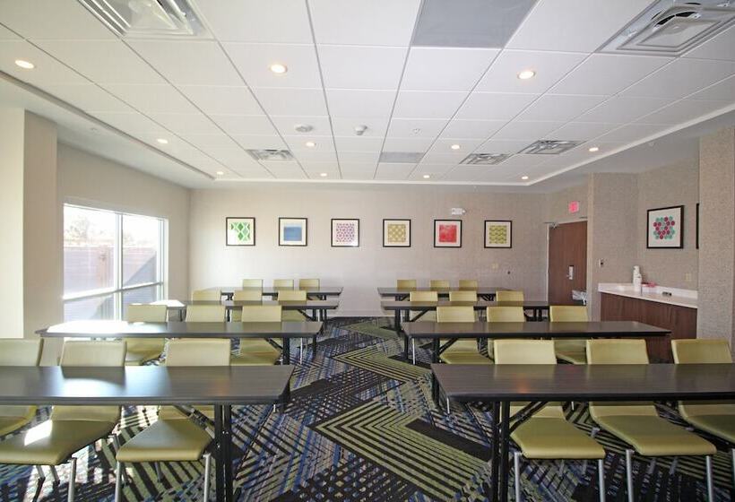 Отель Holiday Inn Express & Suites Ocala, An Ihg