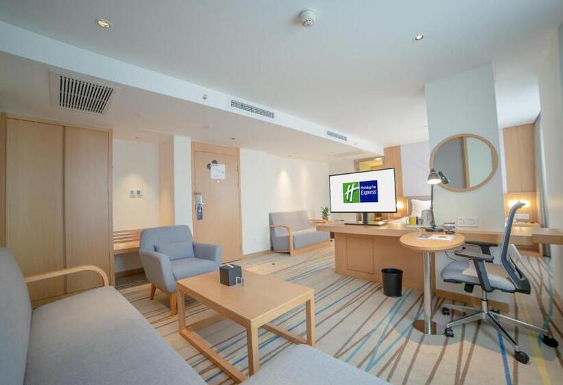 בית מלון כפרי Holiday Inn Express Ya An City Center By Ihg