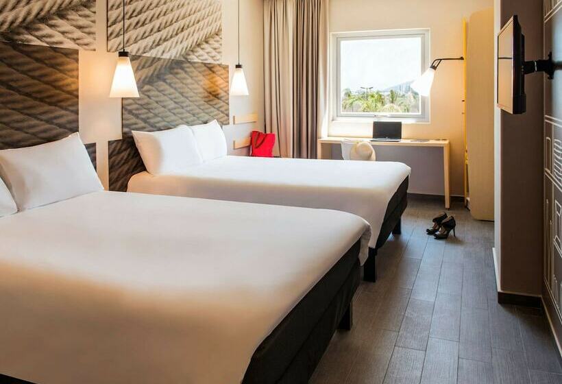 ホテル Ibis Mazatlan Marina