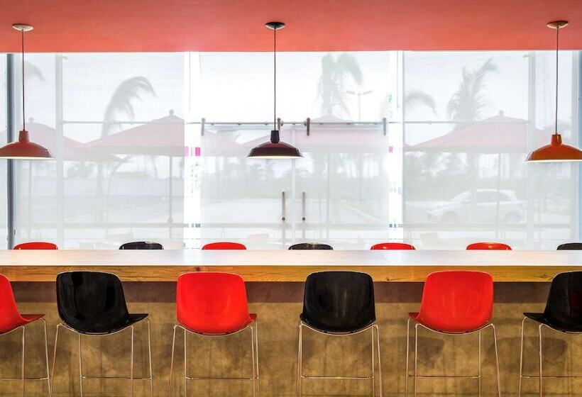 ホテル Ibis Mazatlan Marina