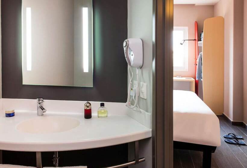 ホテル Ibis Mazatlan Marina