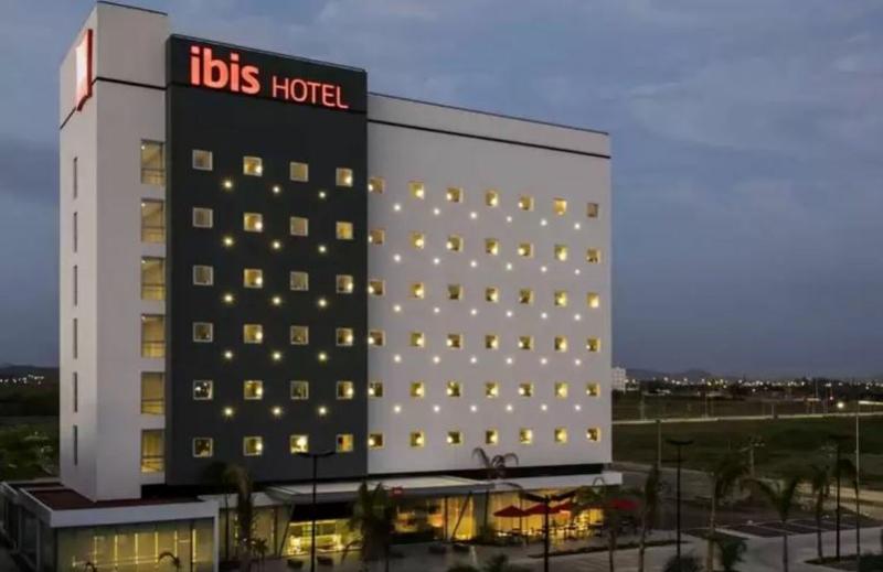 ホテル Ibis Mazatlan Marina