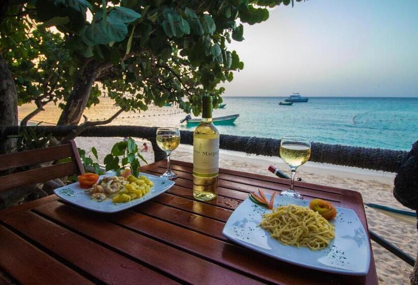 فندق Paradise Island Beach Resort