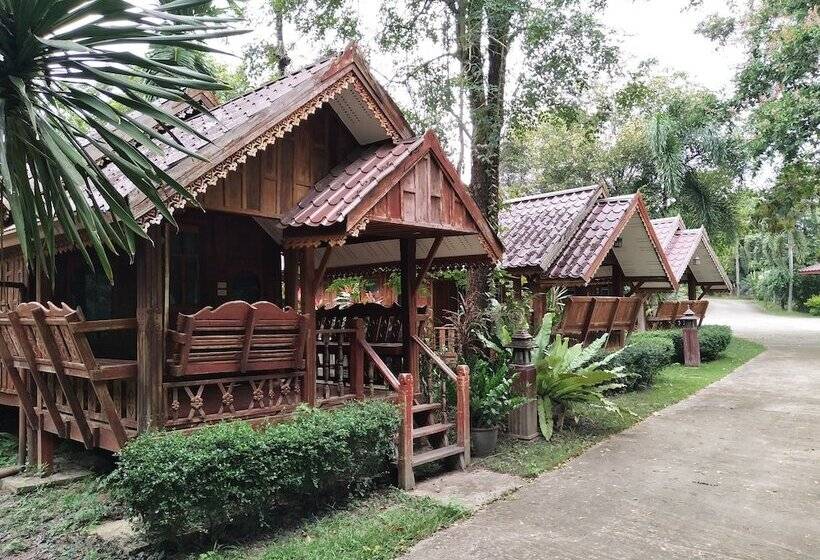 فندق Phetsangsom Resort