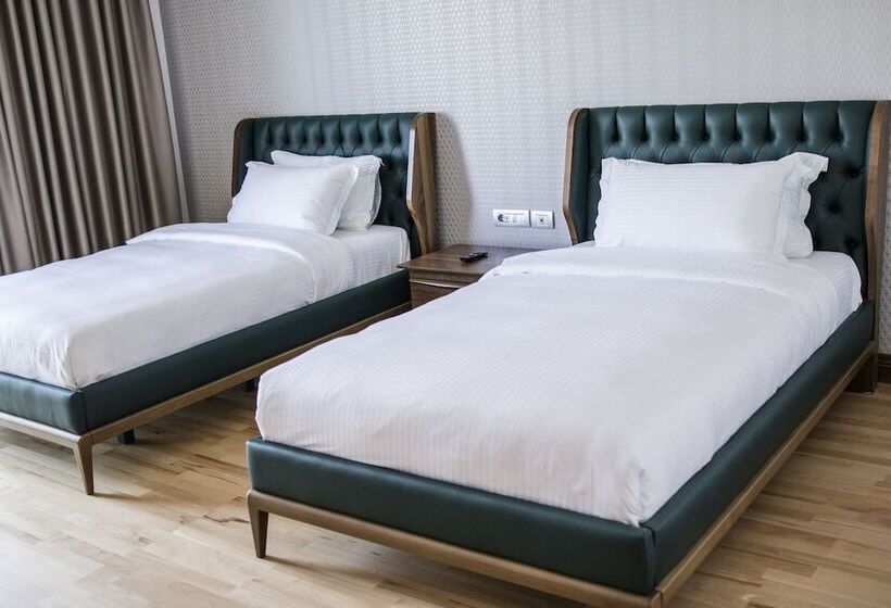 בית מלון כפרי Prestige Resort