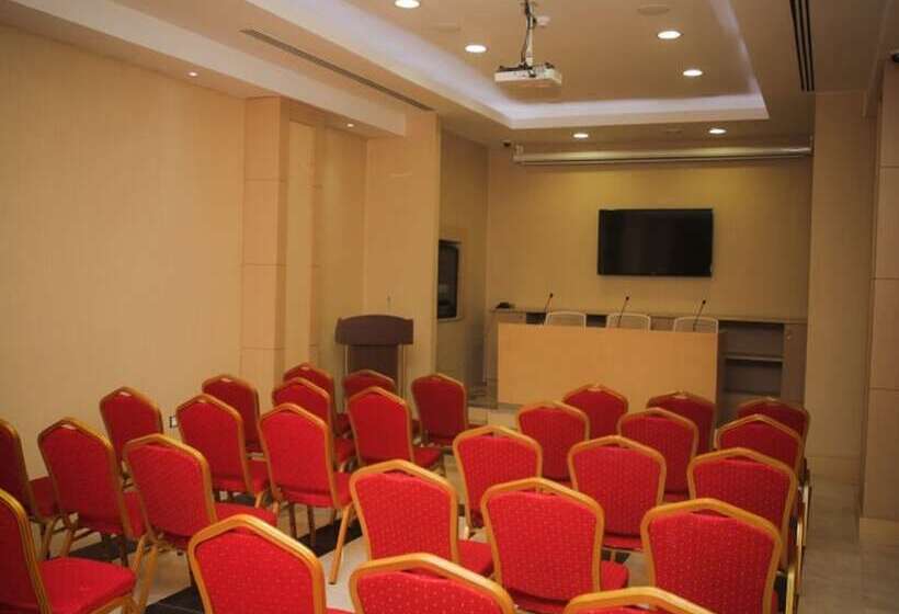 هتل Tadj El Maouada