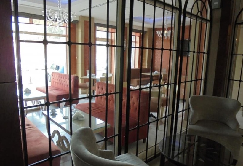 هتل Tadj El Maouada