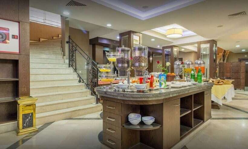 هتل Tadj El Maouada