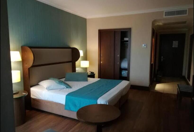 هتل Tadj El Maouada