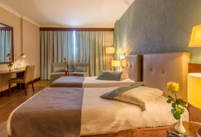 هتل Tadj El Maouada