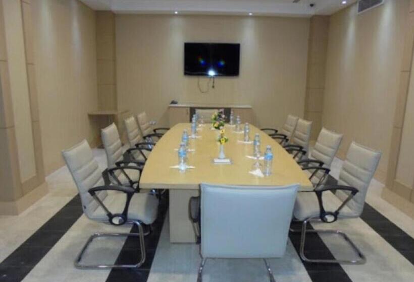 هتل Tadj El Maouada