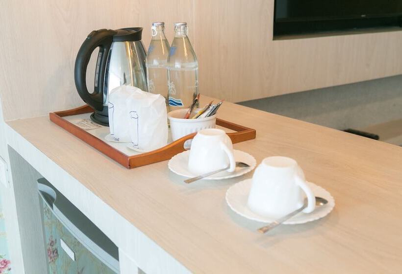 בית מלון כפרי The Canal Ratchaburi