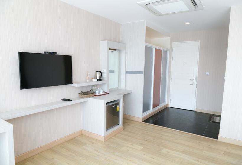 בית מלון כפרי The Canal Ratchaburi